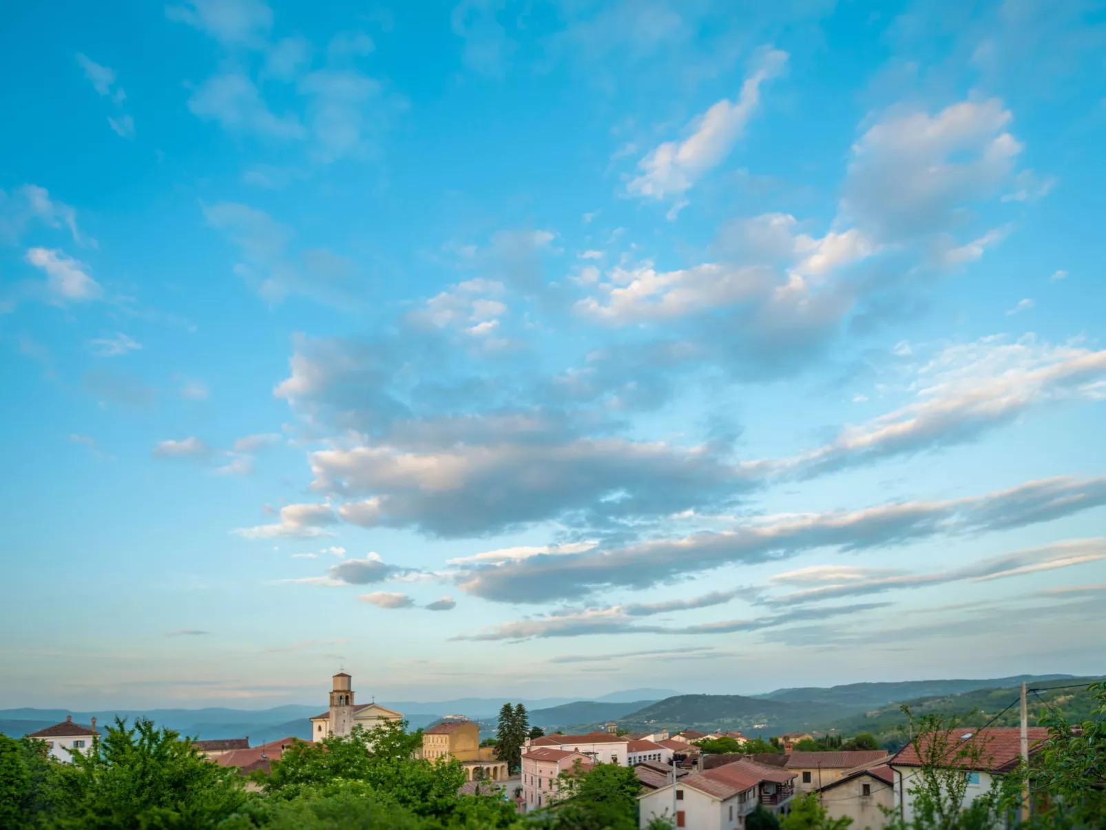 Wunderschön eingerichtete Villa mit Pool und Garten-Image-tags.info