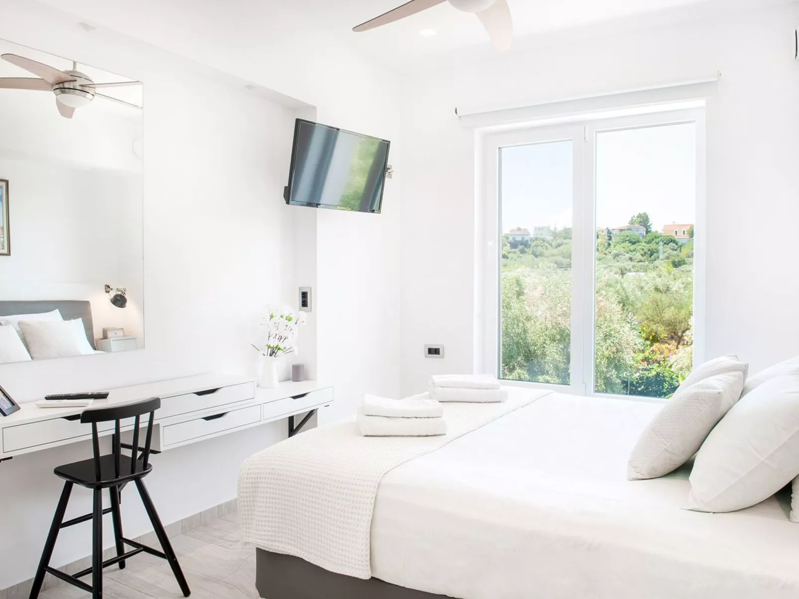 Geräumige Familienvilla, privater Pool und Garten-Binnen