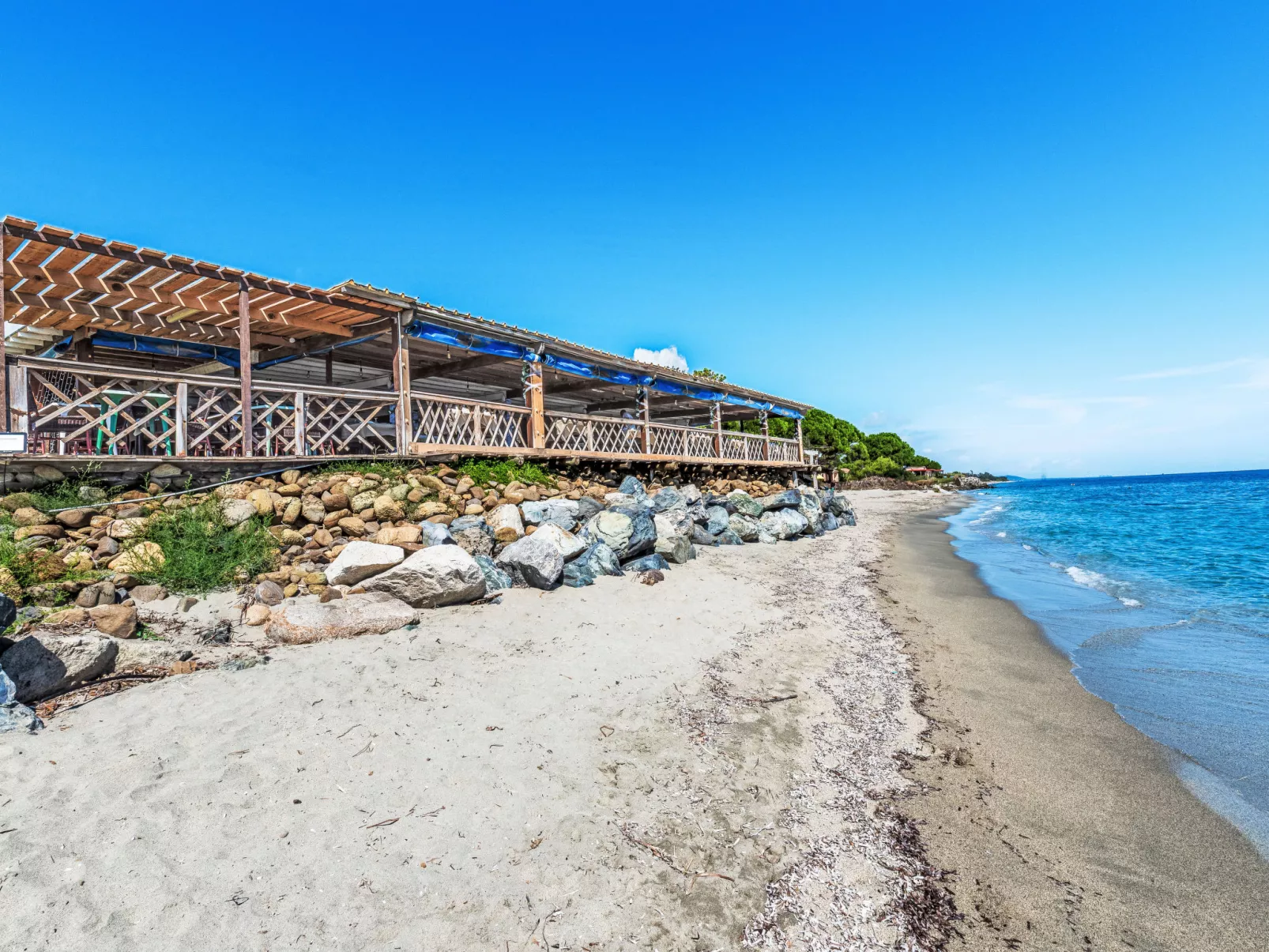Weingut Punta della Guardia Panorama von Macchia und Meer