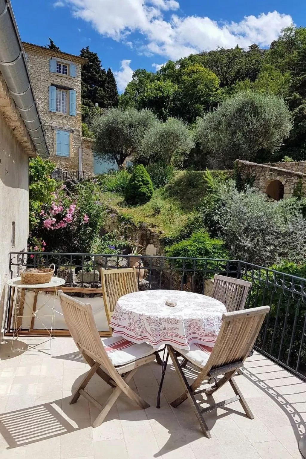 Provenzalisches Haus aus Naturstein in Gigondas