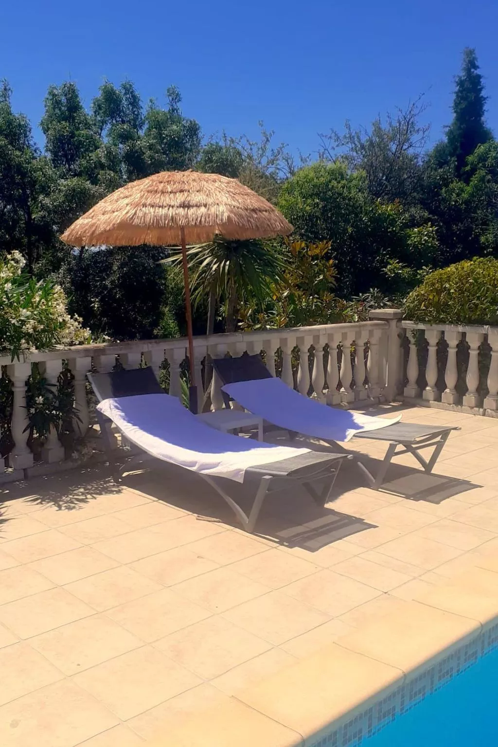 In La Livinière mit Großer Terrasse