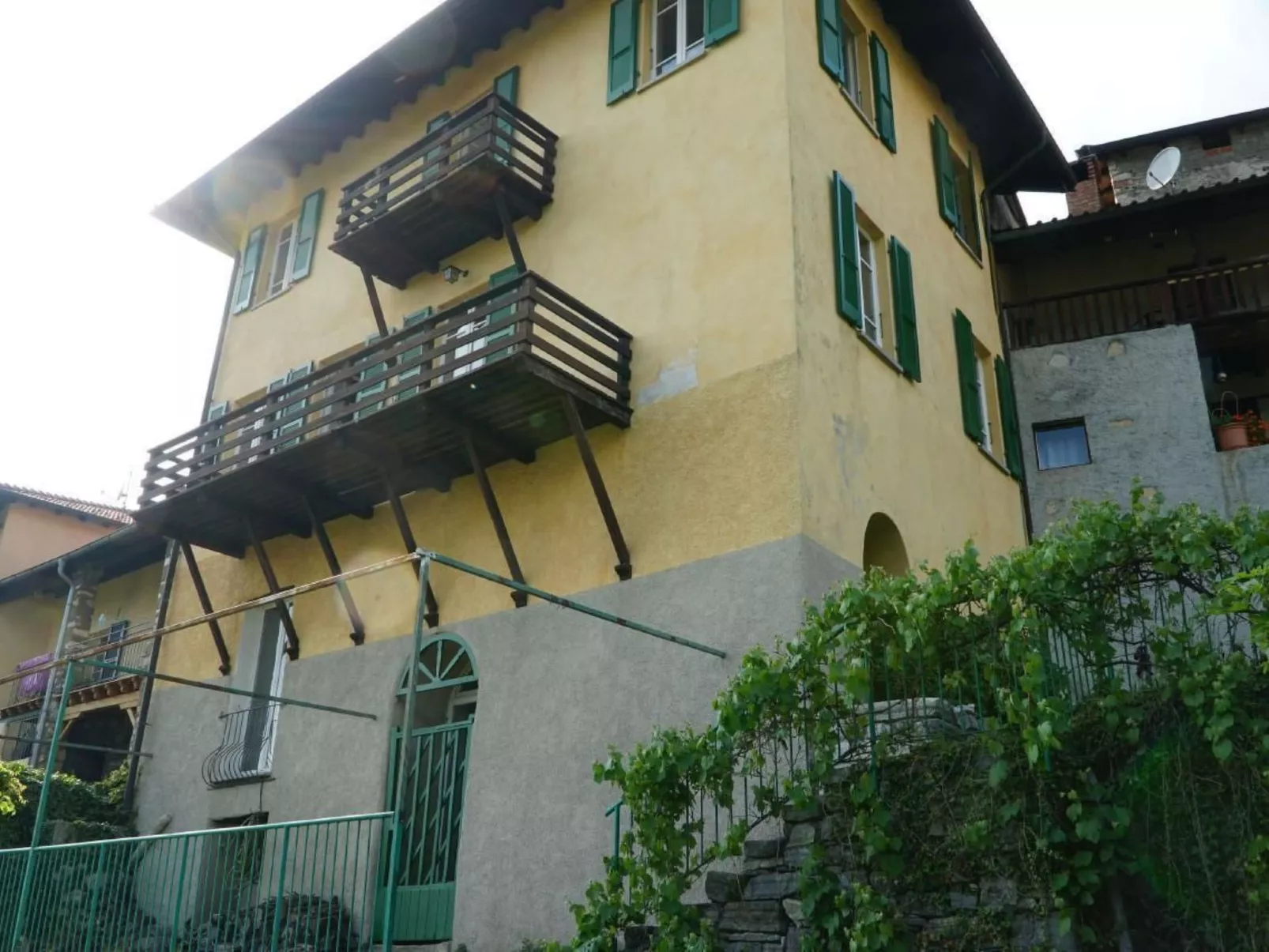 Palazzo Petraglio – grosszügiges Ferienhaus-Buiten