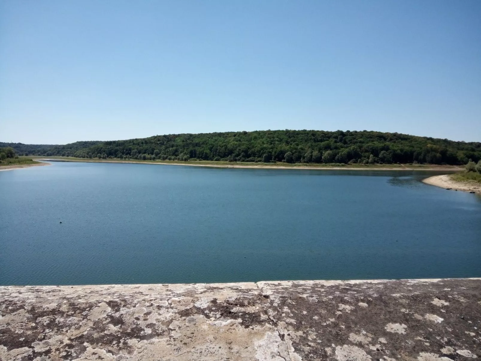 In Celles-En-Bassigny  umzäunter Garten-Buiten