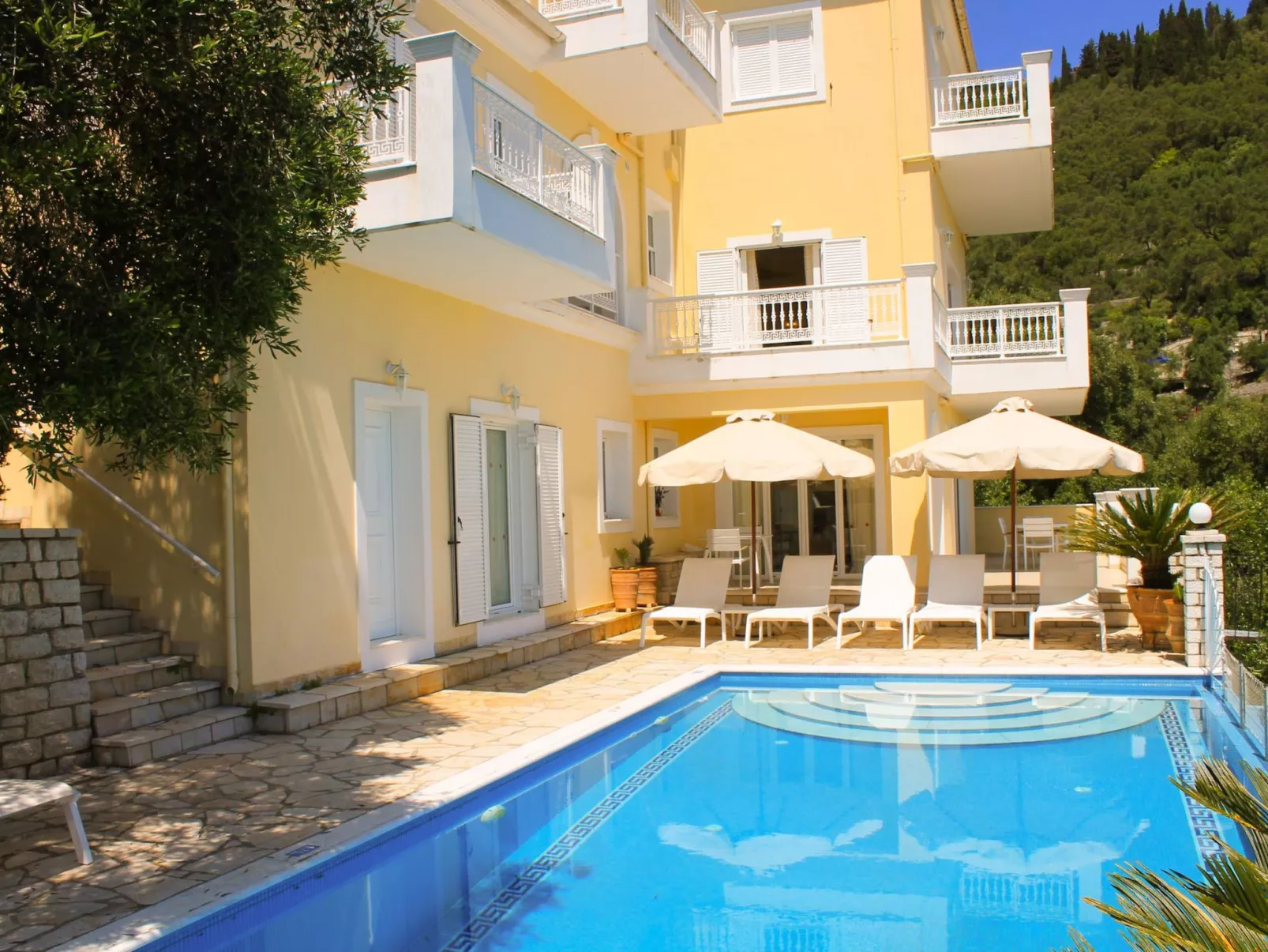 Wunderschöne Villa mit Panoramablick auf das Meer