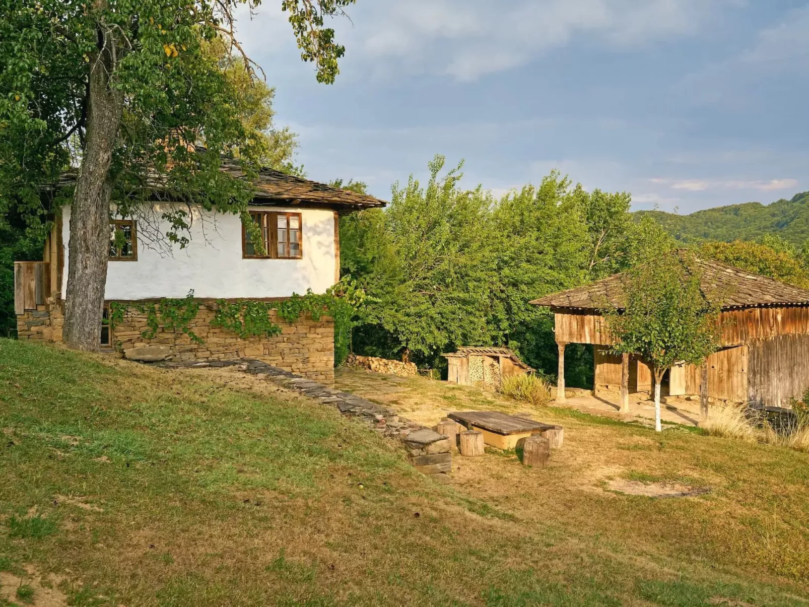 Authentisches Haus mit Bergblick - Karashka-Image-tags.info