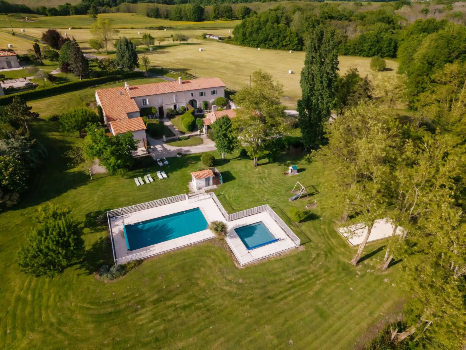 Domaine des Prairies de Latry-Buiten