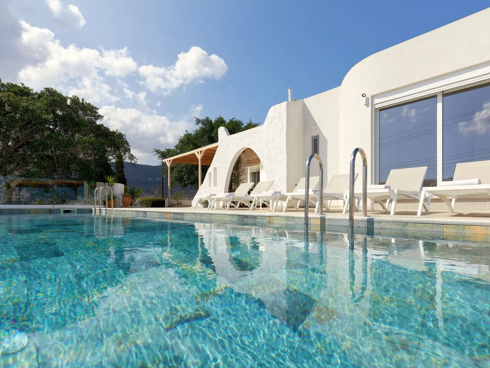 Villa Elena mit privatem beheiztem Schwimmbad-Buiten