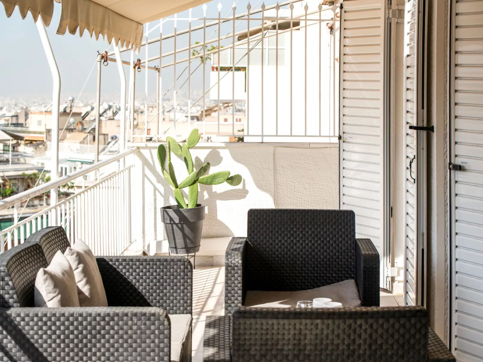 Athen von unserem Haus aus, wenige Schritte von der Akropolis entfernt