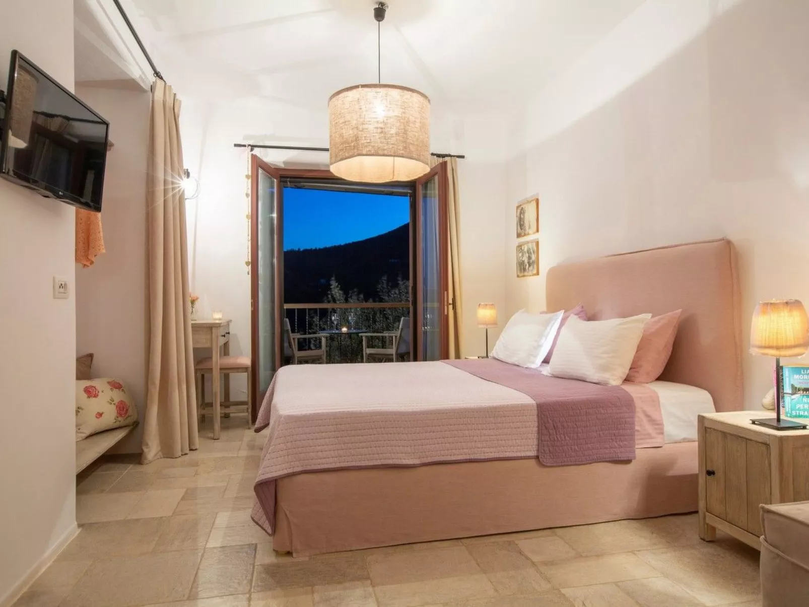 "Agapi" mit Infinity-Pool