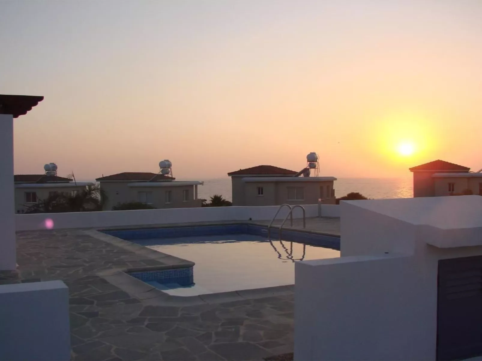 Mit Garten, Grill und Terrasse-Buiten