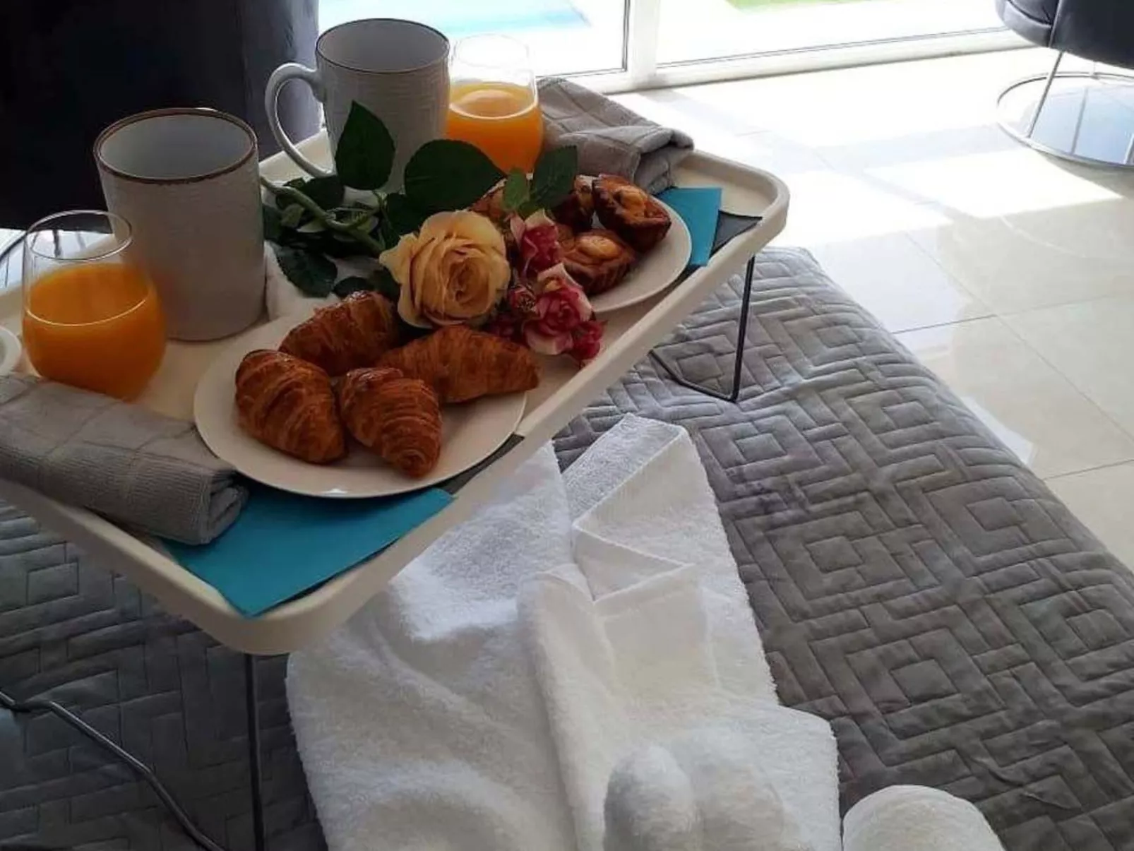 Luxuriöse Villa mit 4 Schlafzimmern, privatem Pool und Whirlpool-Image-tags.info