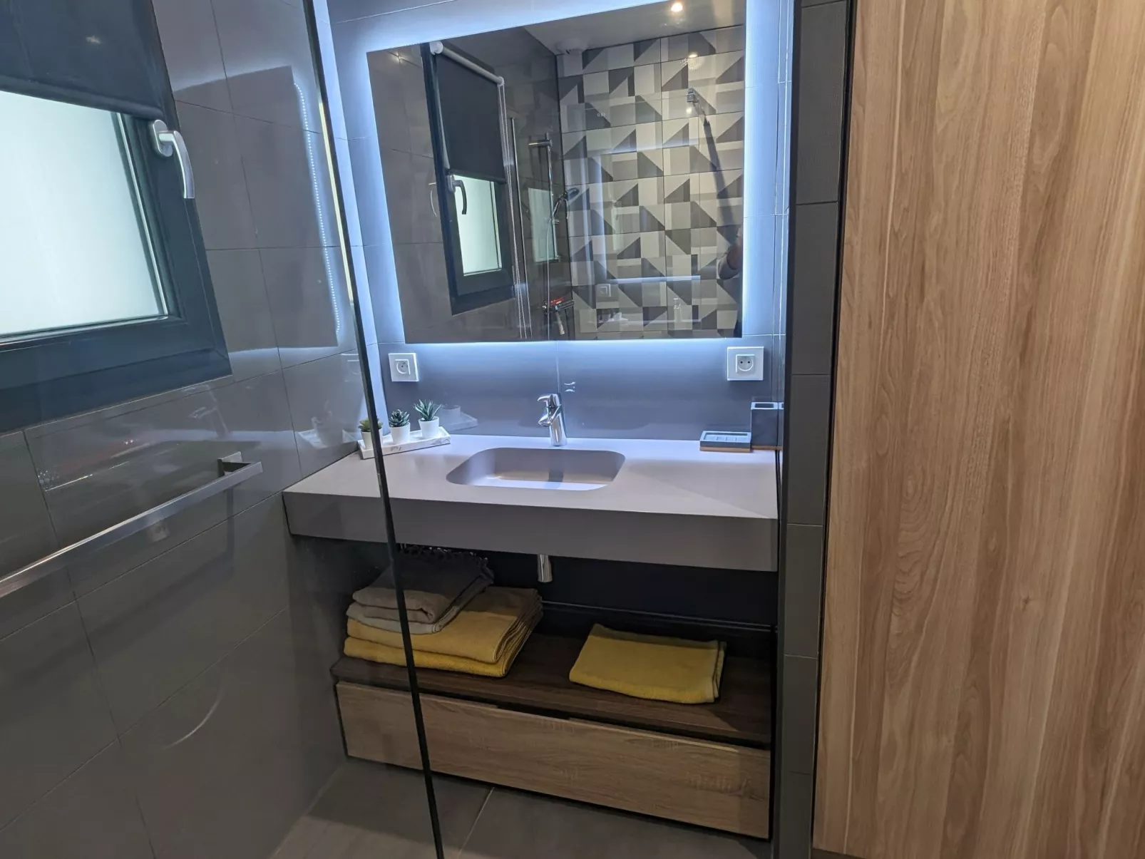 Luxuriöse Wohnung mit beheiztem Pool und private-Binnen