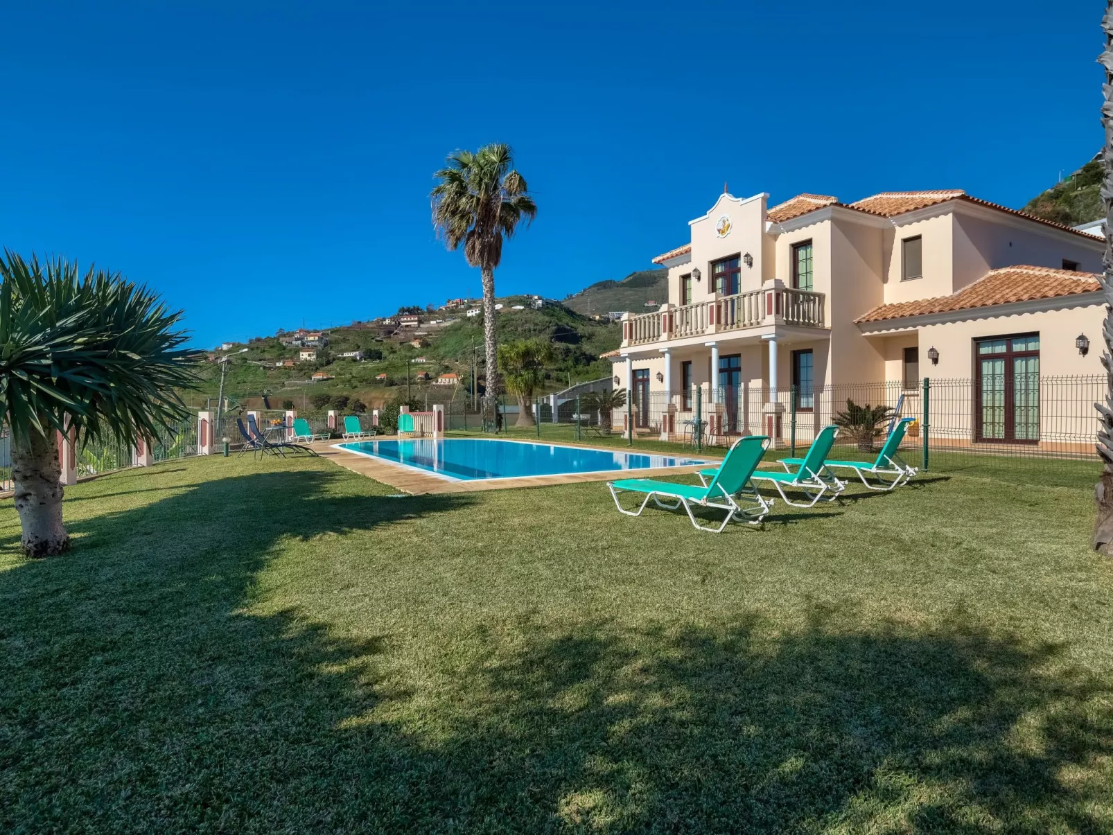 Königliche Villa Amores-Buiten