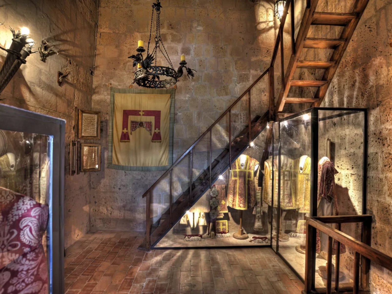 Altertümliche Pracht, Unterkunft mit Schwimmbad in einem Schloss-Binnen