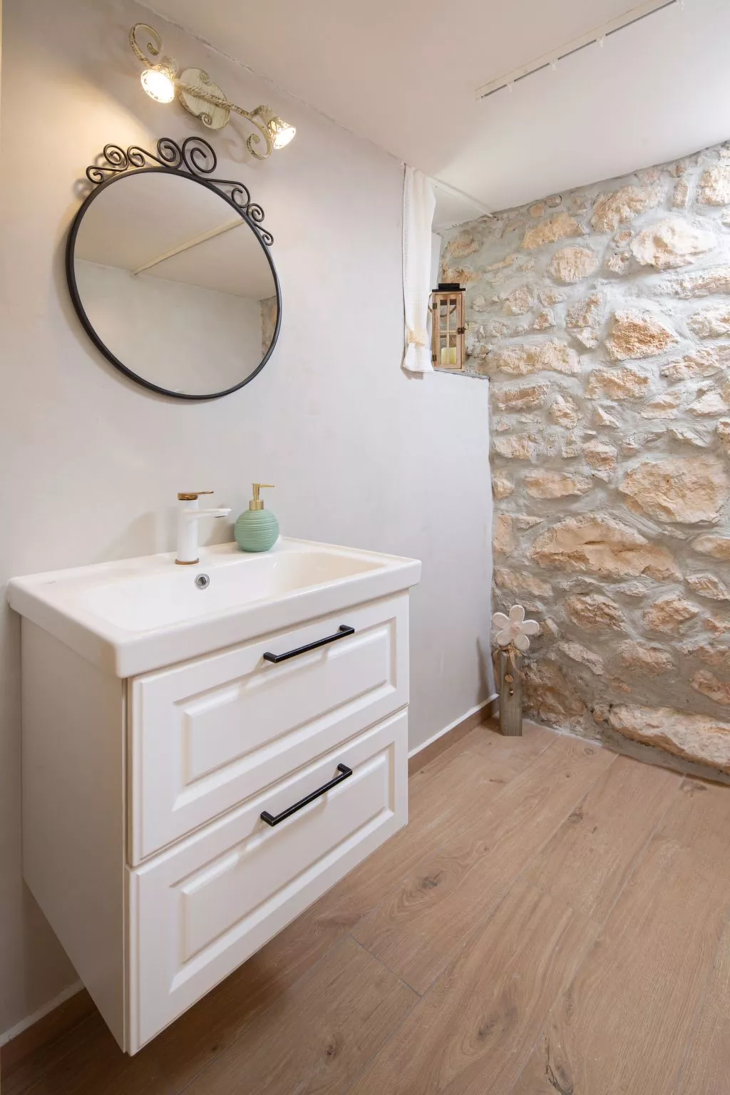 Casa di Nika - charmante Steinvilla mit beheiztem Pool