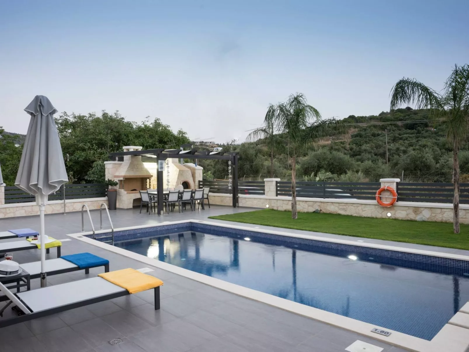 Villa am Strand mit Pool, Sauna und Barbecue-Image-tags.info