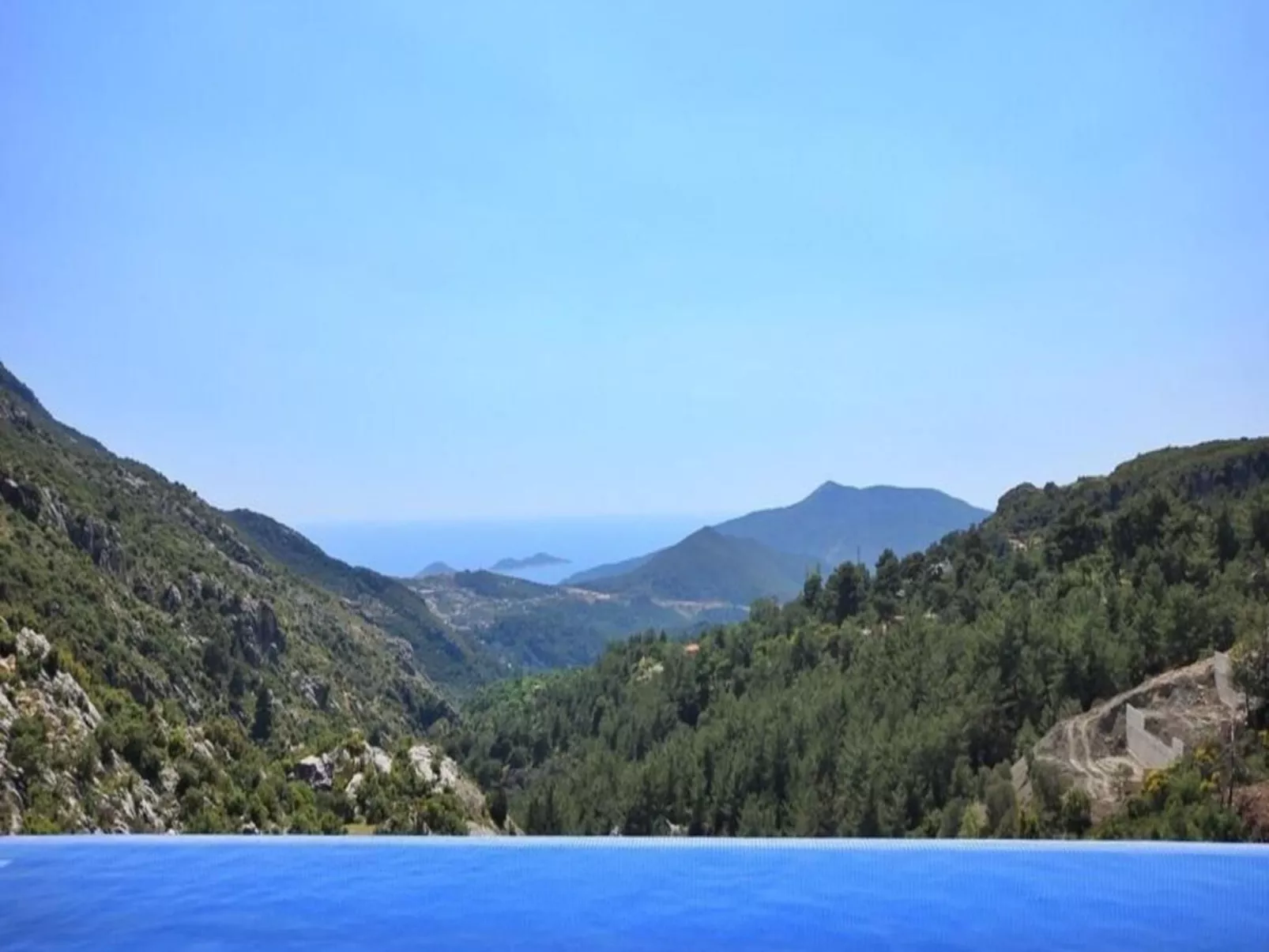 Villa mit Blick auf das Tal