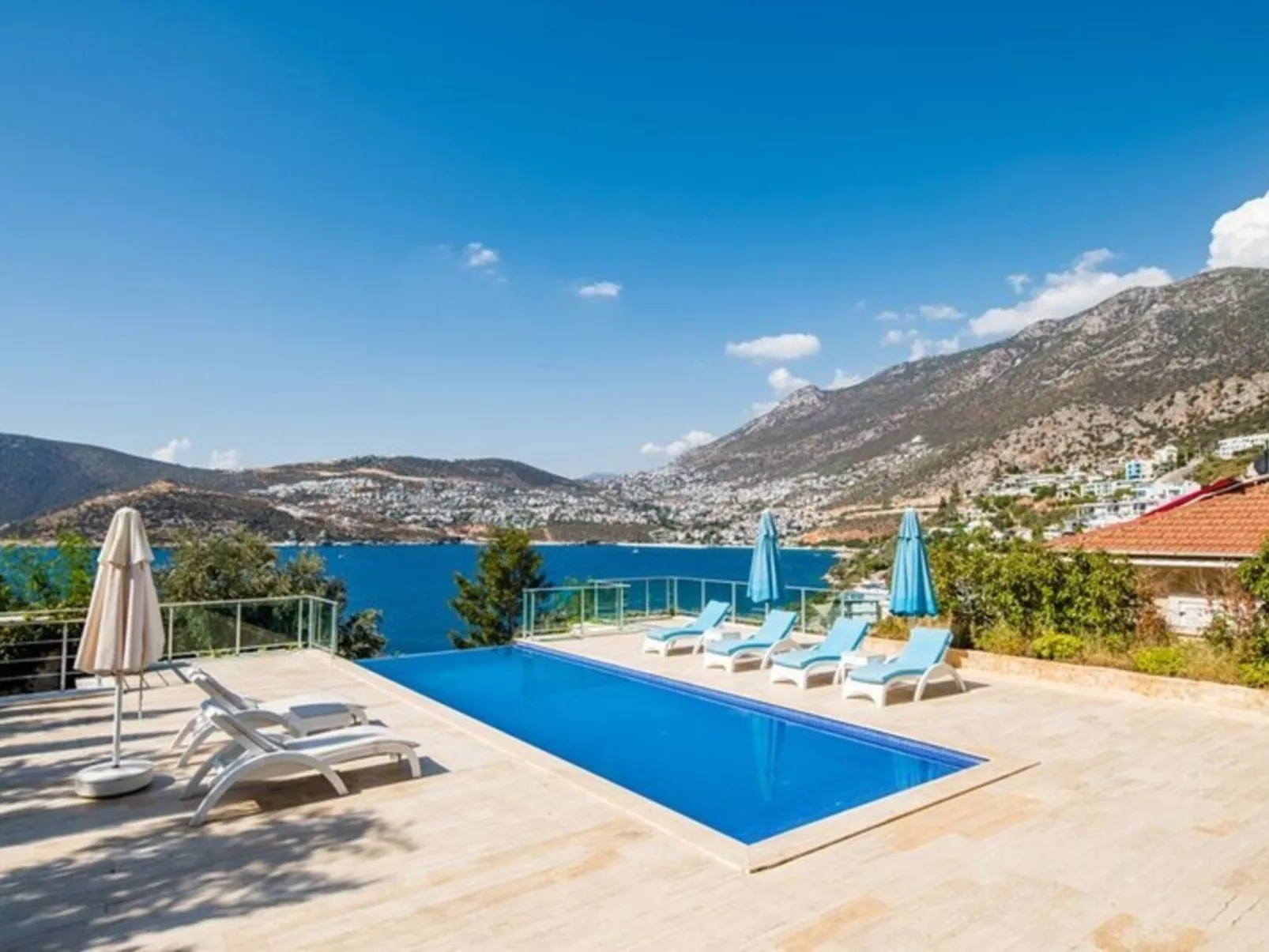 6 Personen nähe Strand