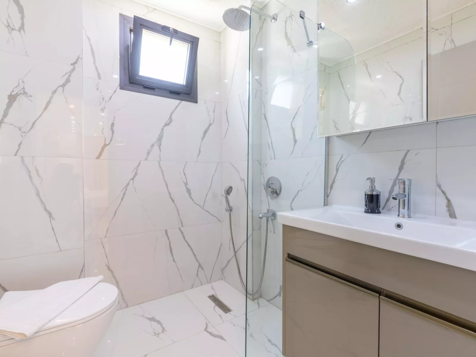 Moderne schöne Villa in der Natur für 4 Personen