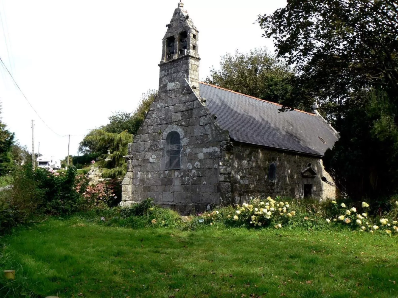 Küstennahes, bretonisches Ferienhaus mit Kamin