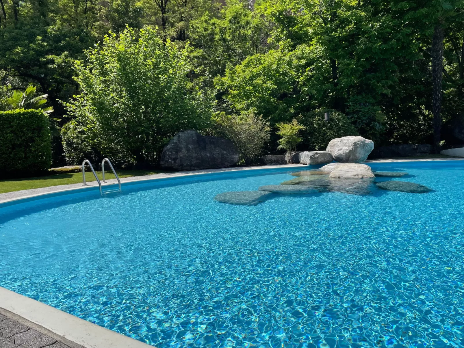 Navengana 5 mit Pool-Buiten