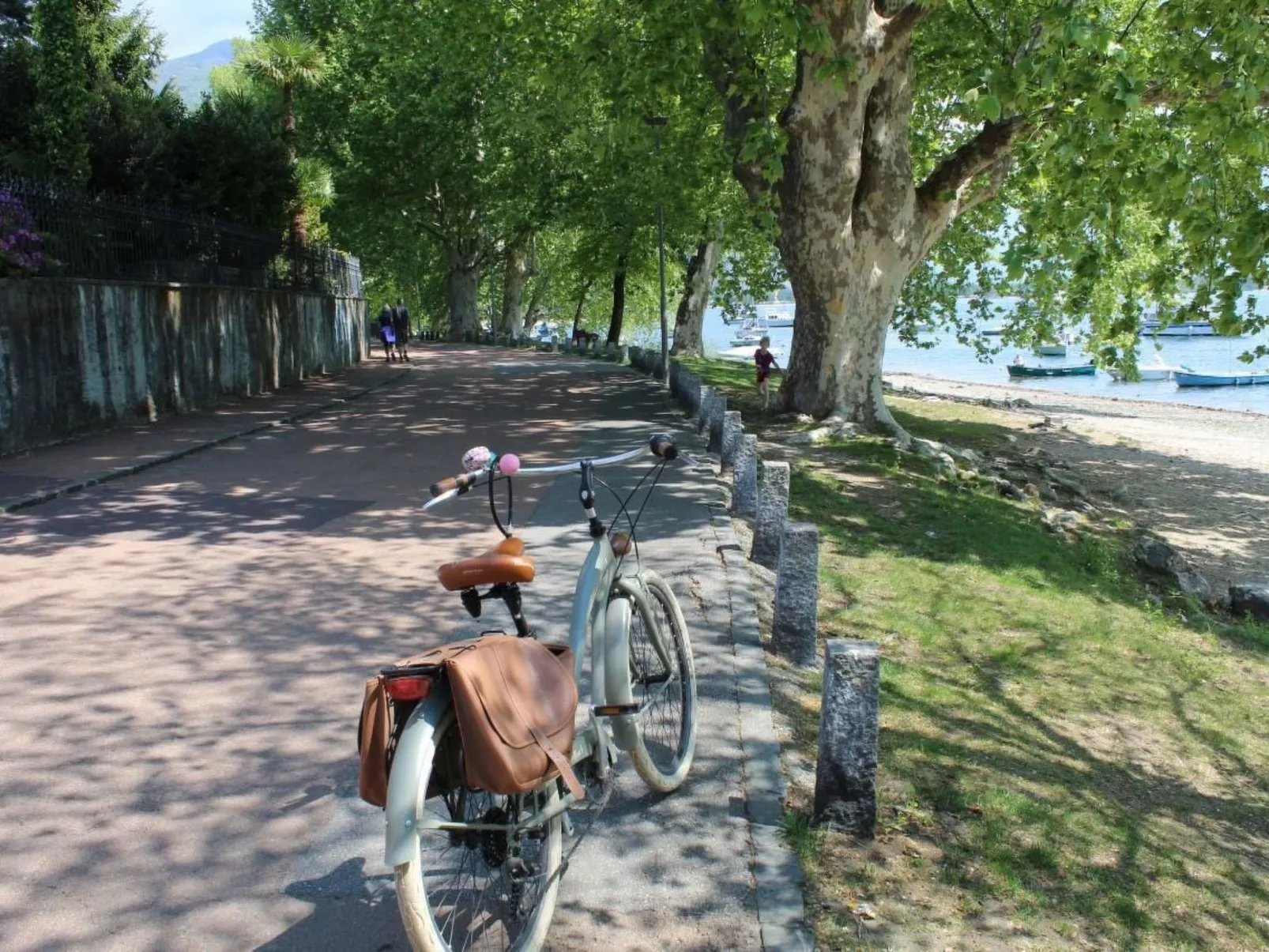 Wohnung mit blühender Terrasse, seenah-Buiten