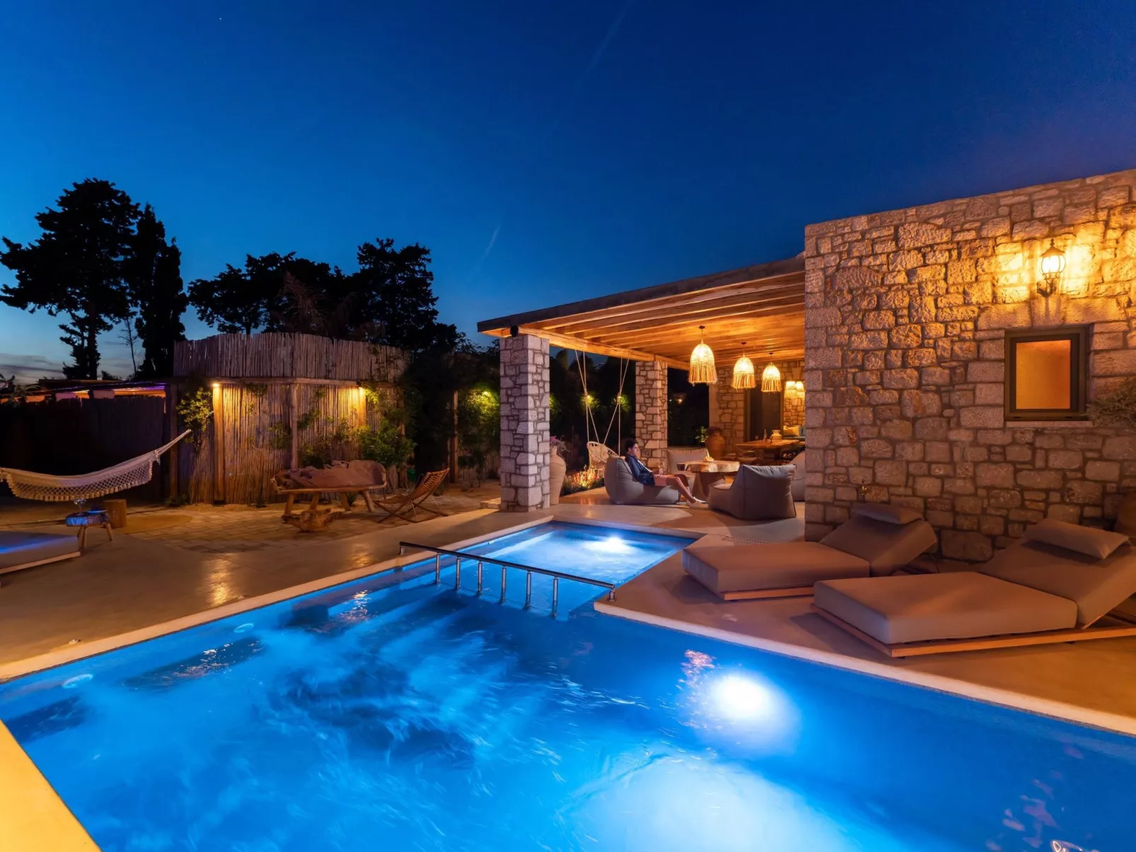 Eptopia Villa-Image-tags.info