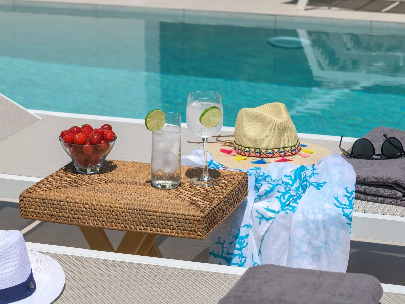 Ixian Hilltop Villa-Buiten