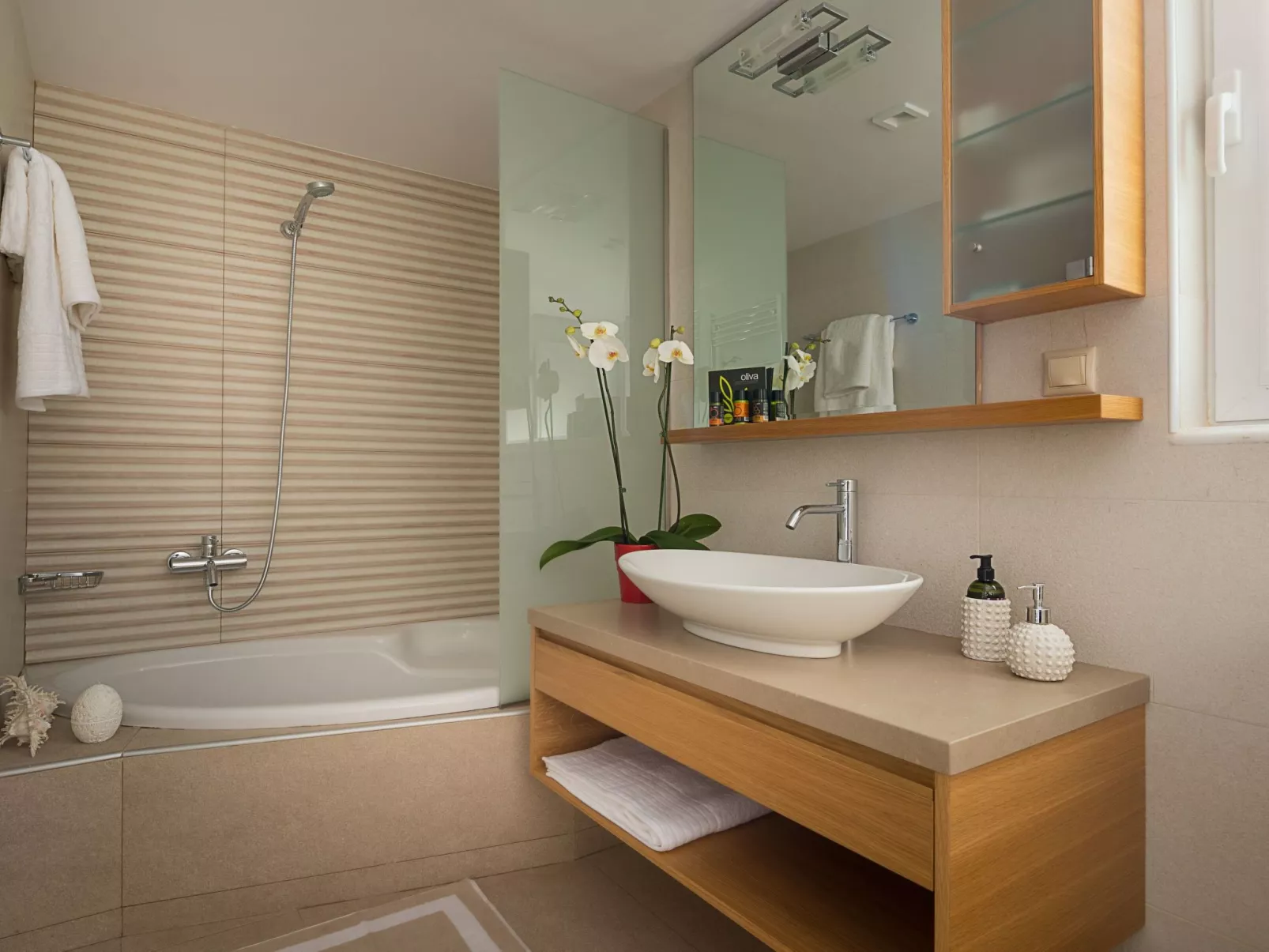 Big Blue Exklusive Villa am Meer-Image-tags.info