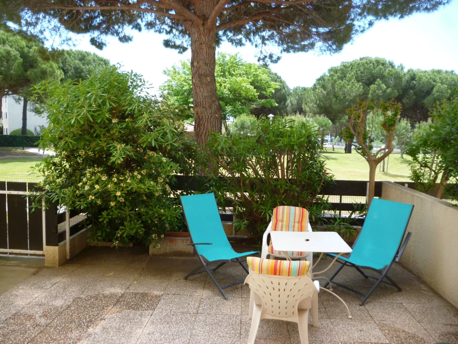 Grau-du-Roi Wohnung mit Terrasse