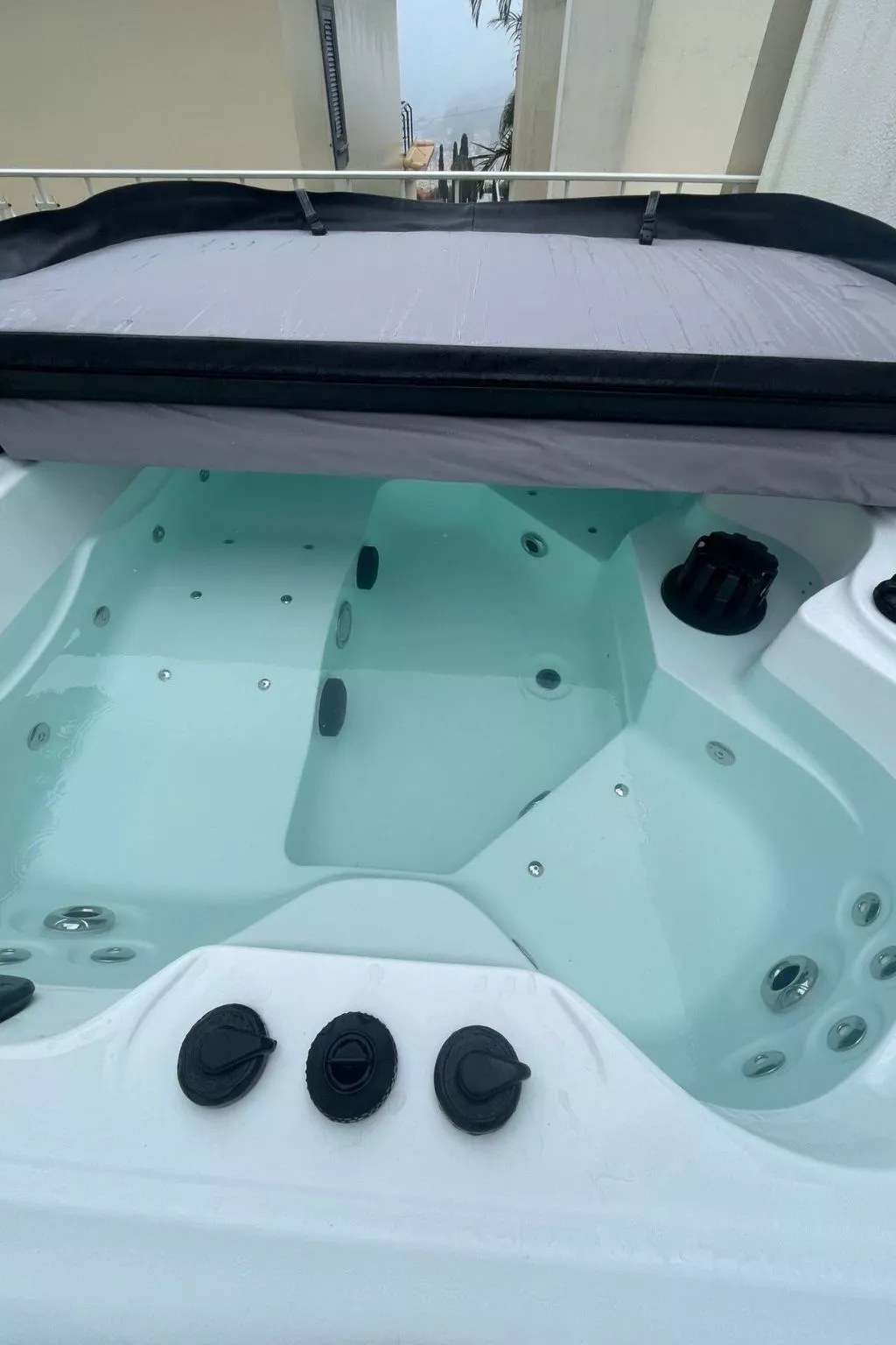 Villa mit Gartenblick-Image-tags.info