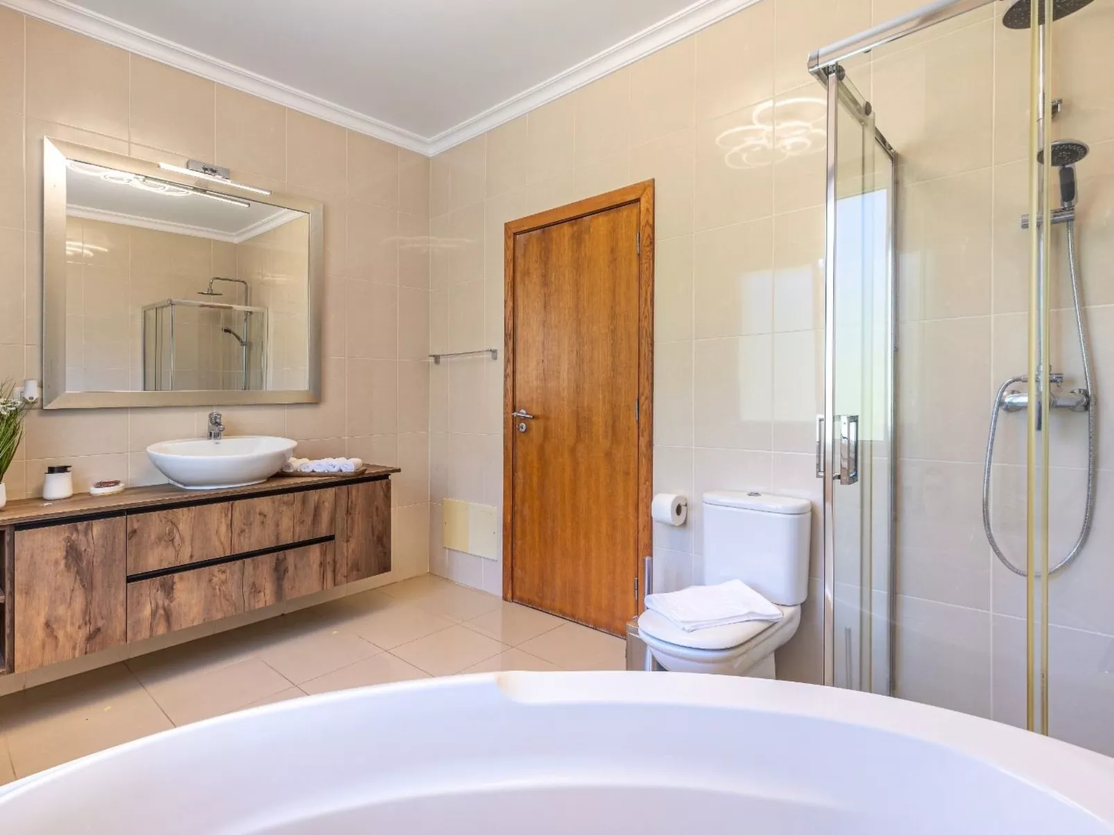 Luxuriöses Escape Village Calheta mit beheiztem Pool