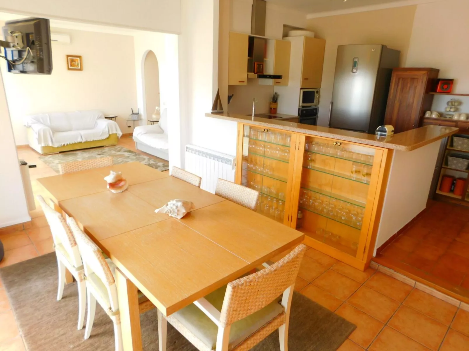 Piso de vacaciones de 2 habitaciones, con amplia terraza y parking en Salatar,-Binnen