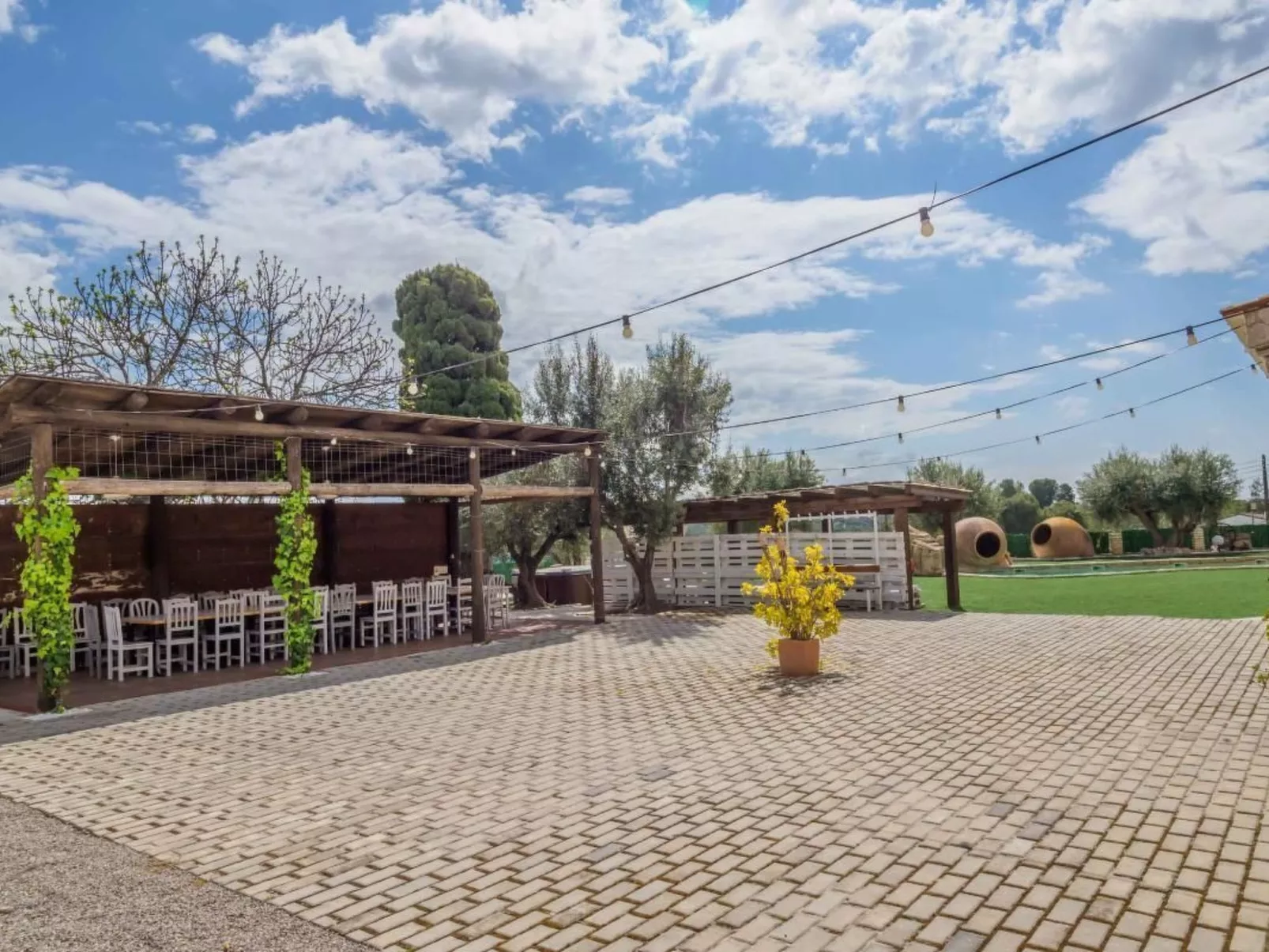 Masia Can Trabal für 24 Gäste mit privatem Pool in der Nähe von Sitges-Buiten