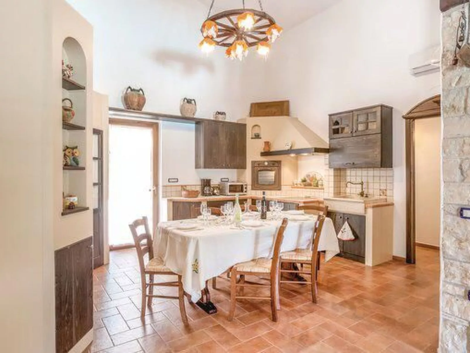 Bauernhaus im grünen Sannio mit Schwimmbad-Binnen