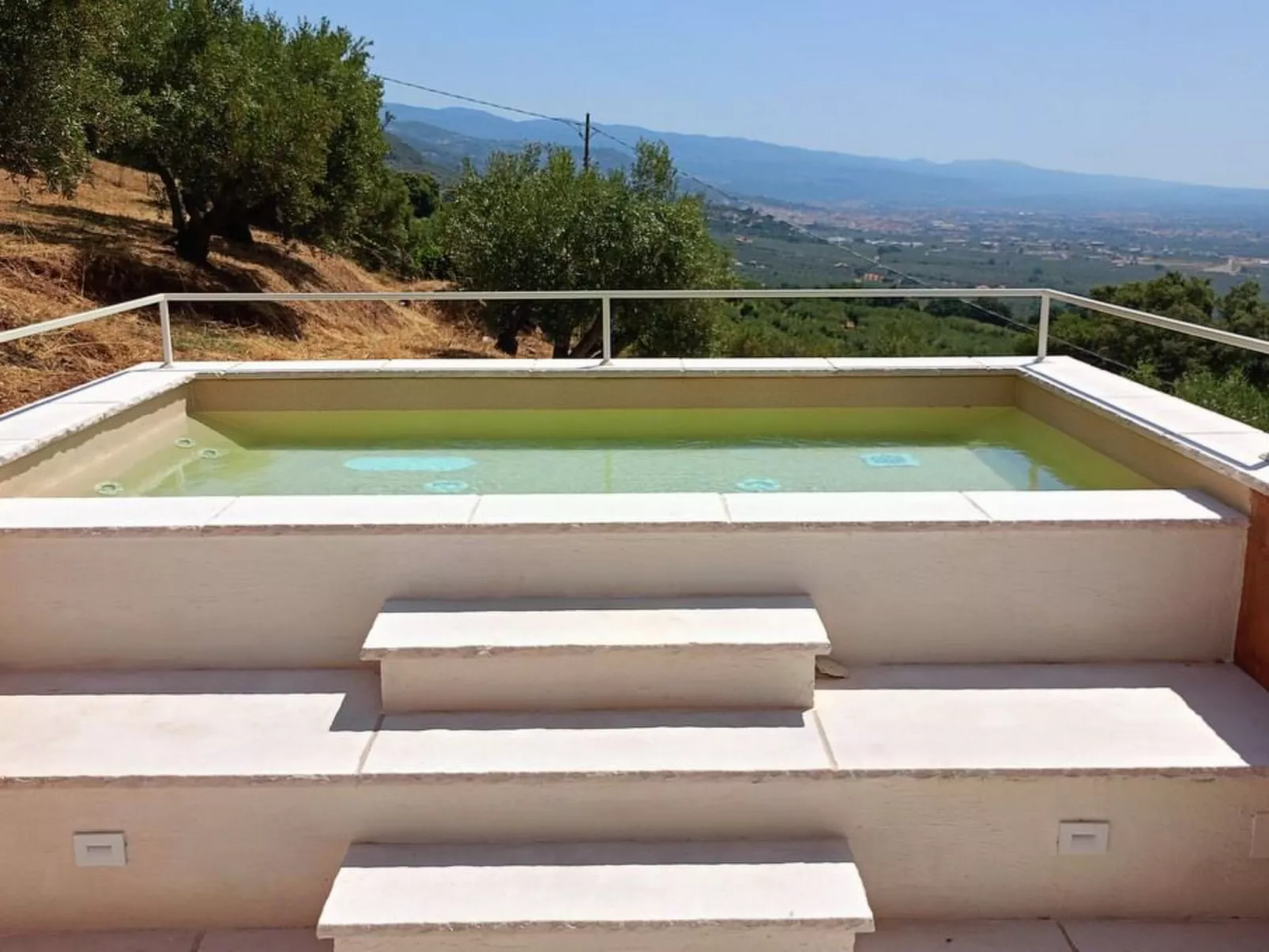 Villa mit Whirlpool, nur 6 km vom Strand entfernt