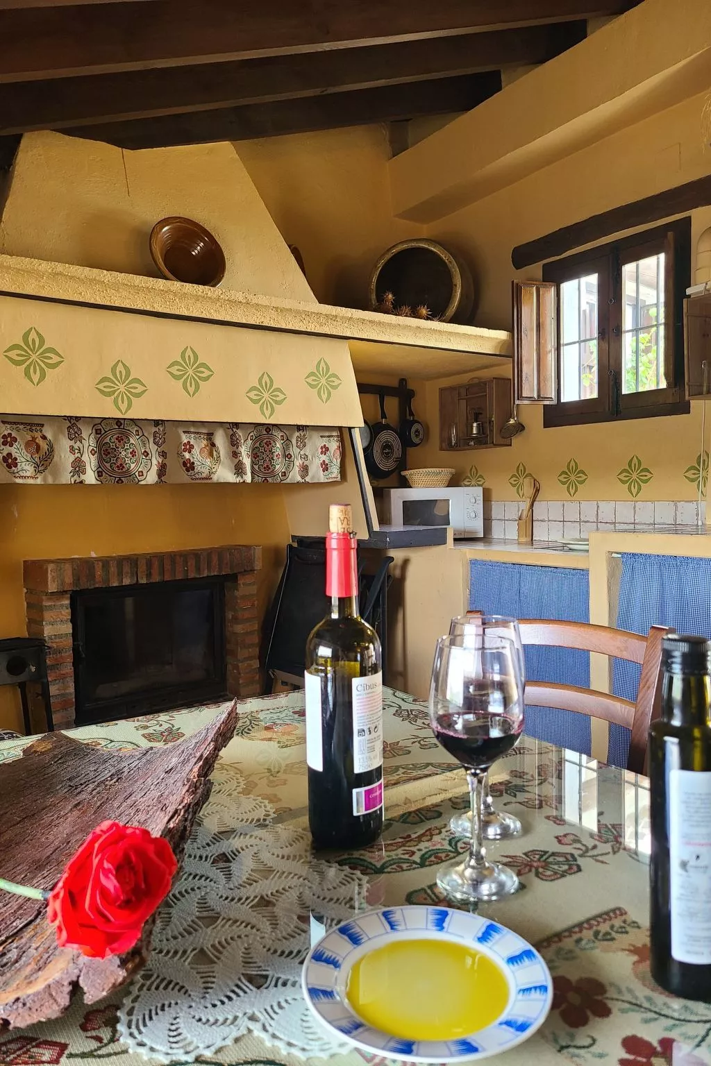 Schöne Ferienwohnung in Iznájar mit Garten, Terrasse und Grill-Binnen