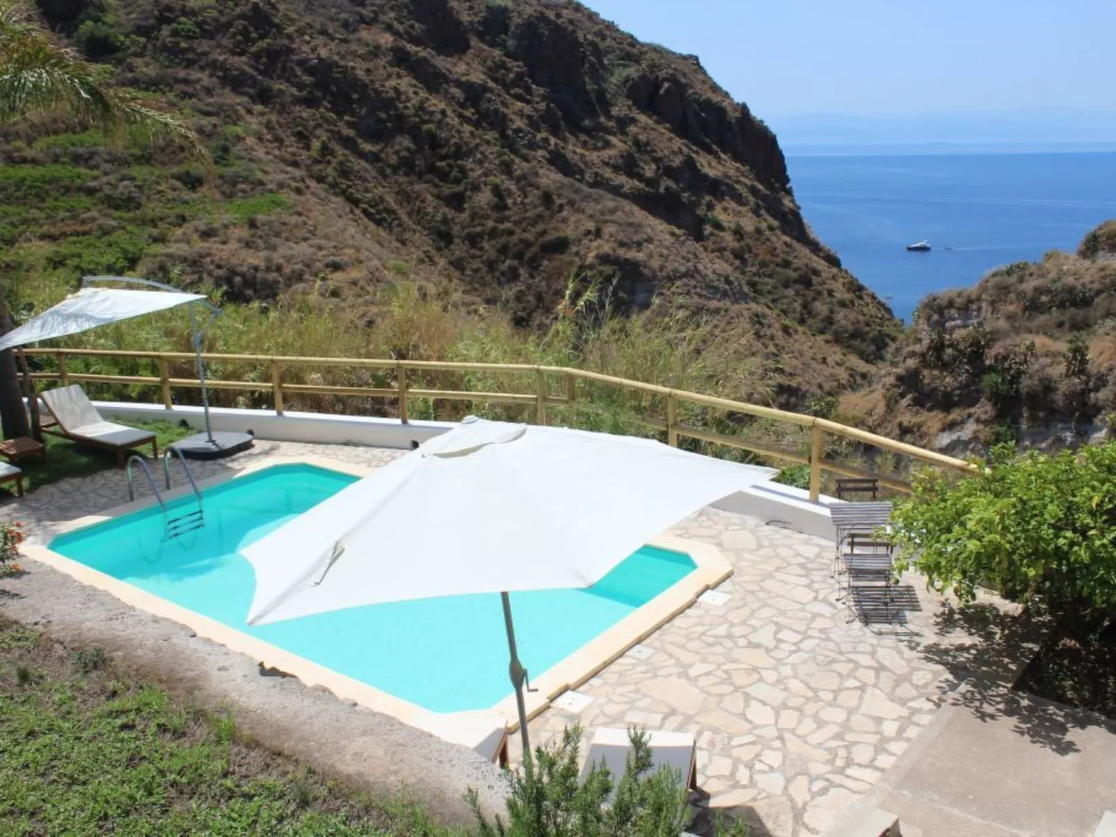 Ausgezeichnete Villa mit Schwimmbad, Panoramaterrassen-Image-tags.info