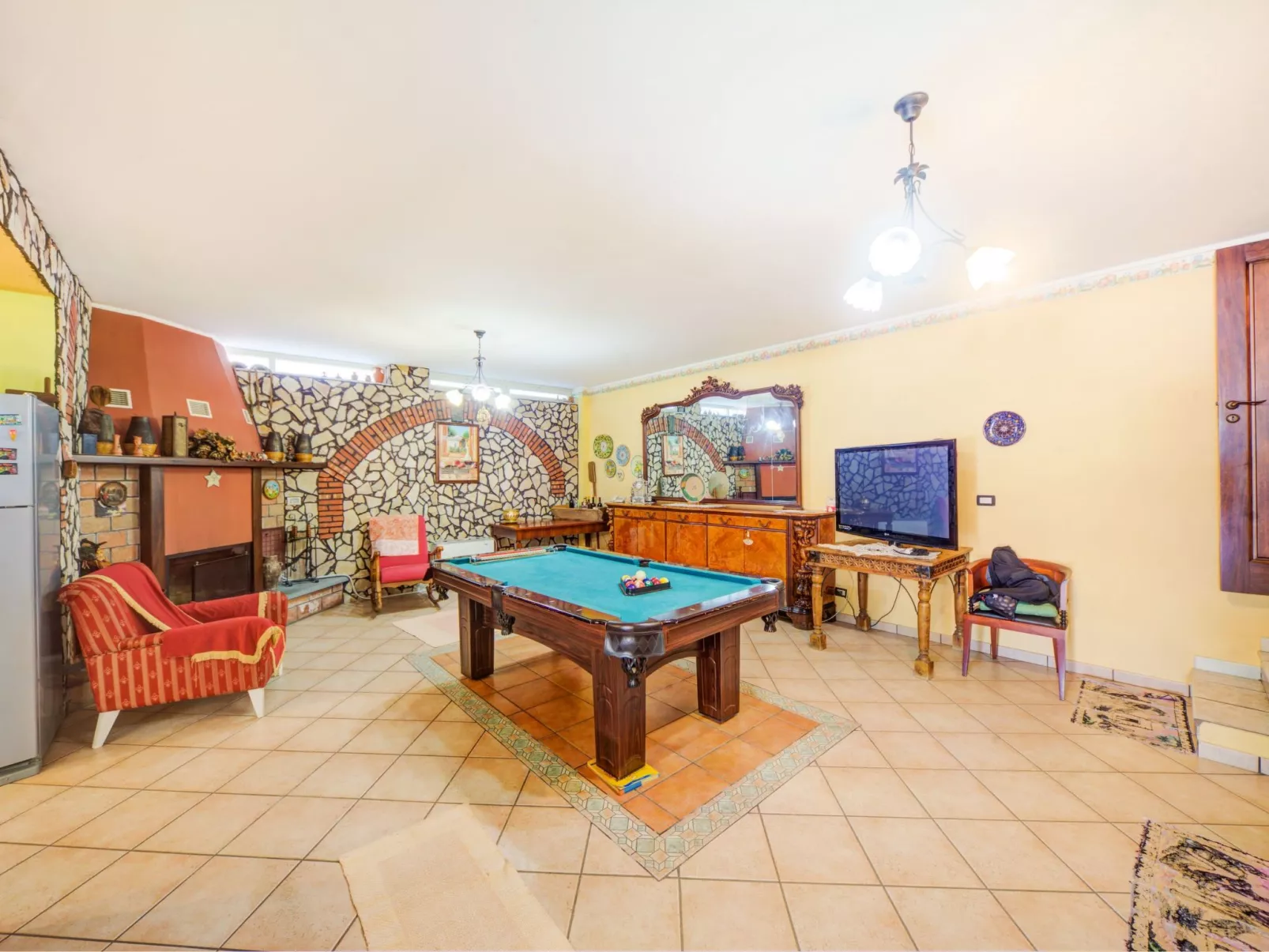 Für 10 Personen in Fiuefreddo di Sicilia, Sizilien (Ostküste von Sizilien)-Binnen