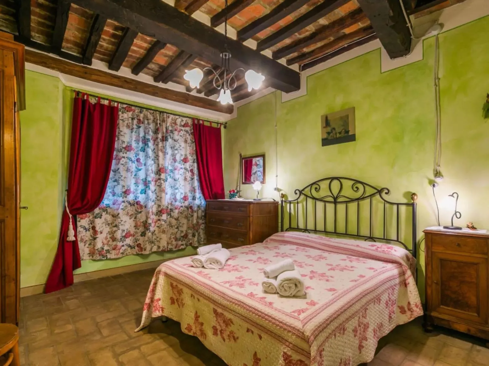 Zweizimmerwohnung mit Schwimmbad und Garten zur alleinigen Nutzung