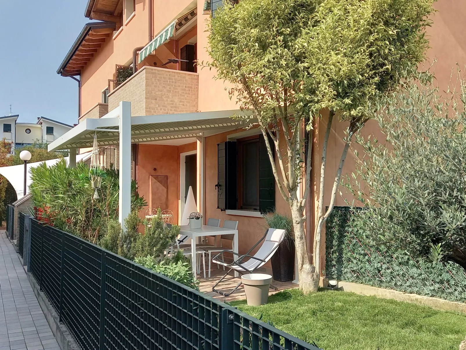 Stilvoller und gemütlicher Mini mit Garage-Image-tags.info