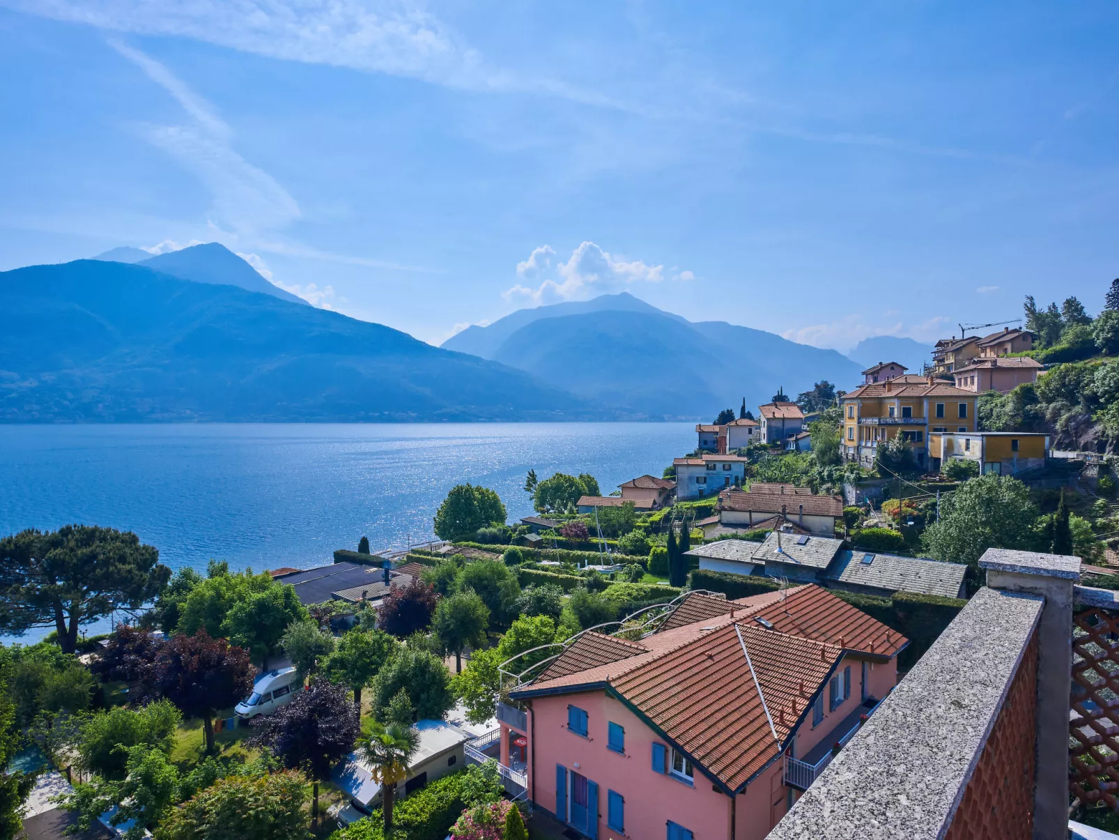 Wohnung Annetta mit Sicht auf See und Berge 75 m²