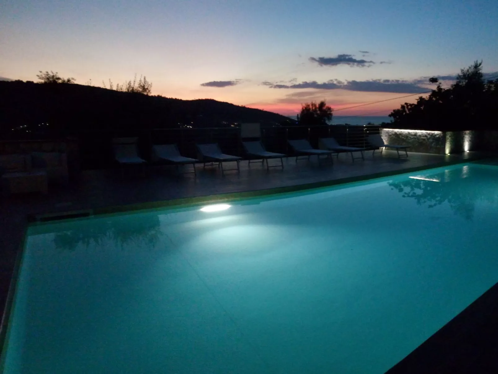 Brandneue Wohnung in Villa mit Schwimmbad-Image-tags.info