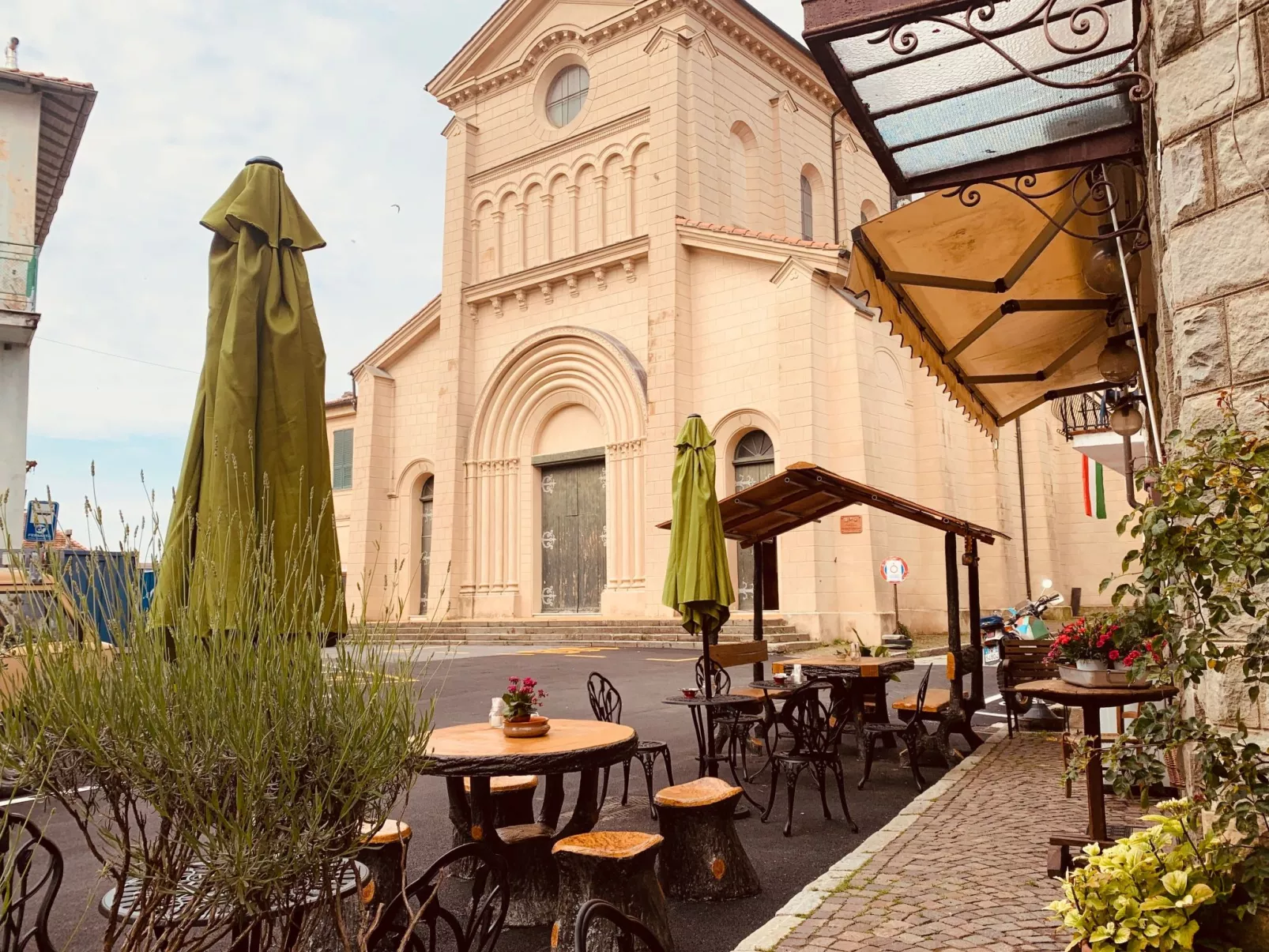 Für 4 Personen ca. 110 m&sup2; in Bajardo, Norditalien (Ligurien)