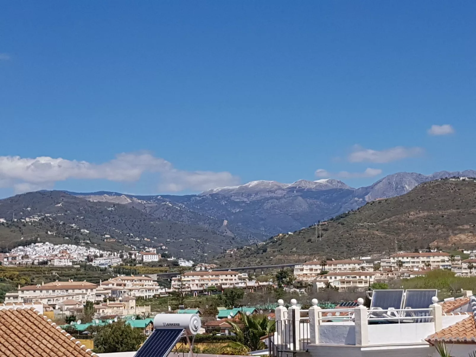 Gemütliche Wohnung in Torrox mit gemeinsamem Pool-Buiten