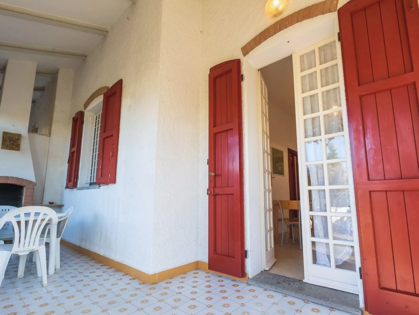 In Lido Delle Nazioni mit Großem Garten