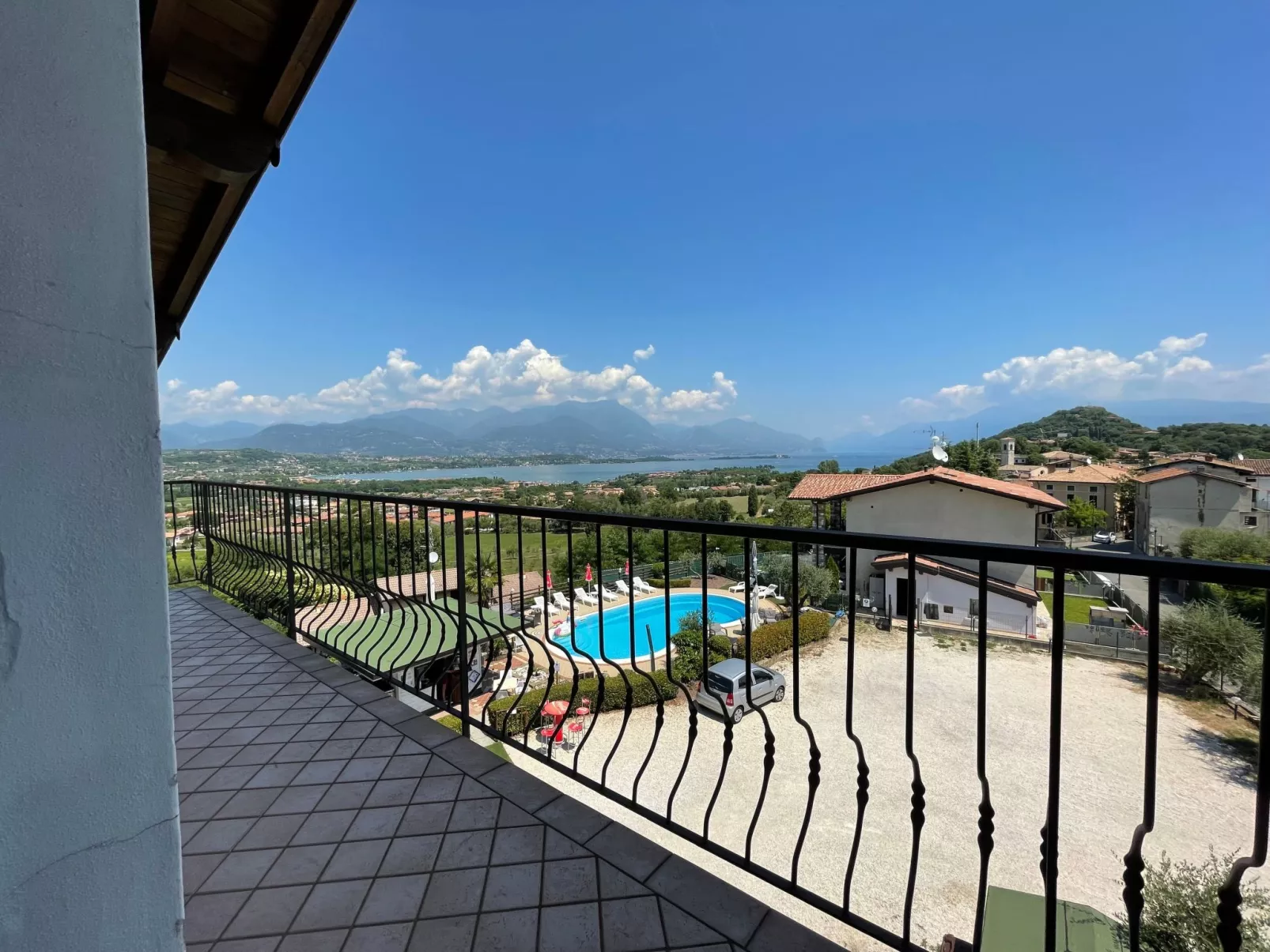 Wohnung in Solarolo mit privatem Parkplatz-Buiten