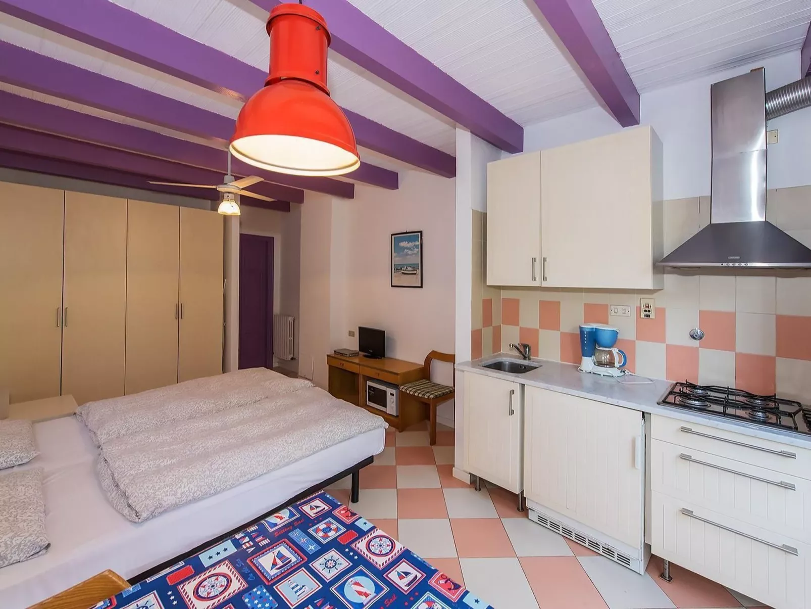 Einzimmerwohnung mit Panoramablick im Erdgeschoss-Image-tags.info