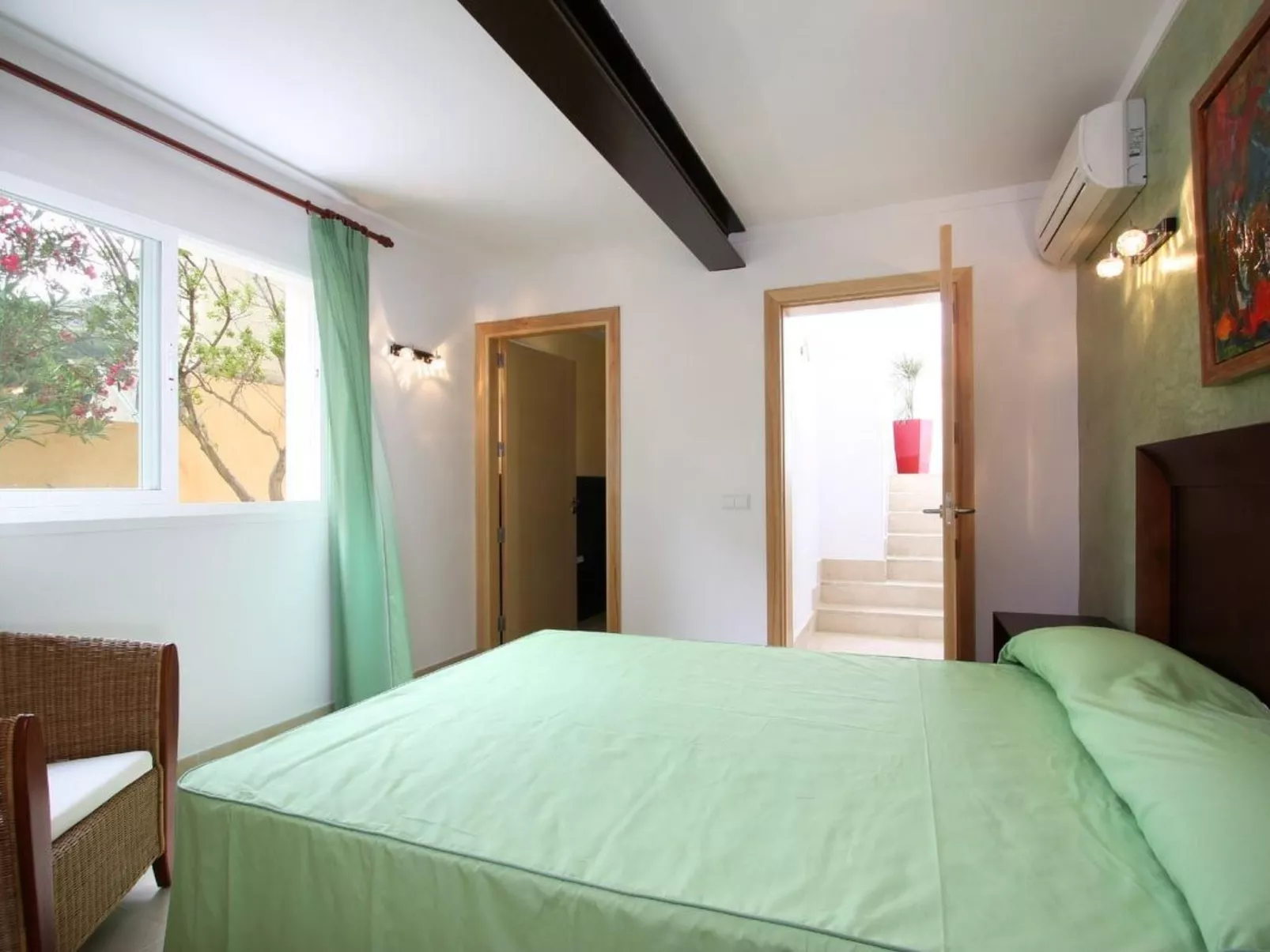 Villa Medina, Cala Sant Vicenç