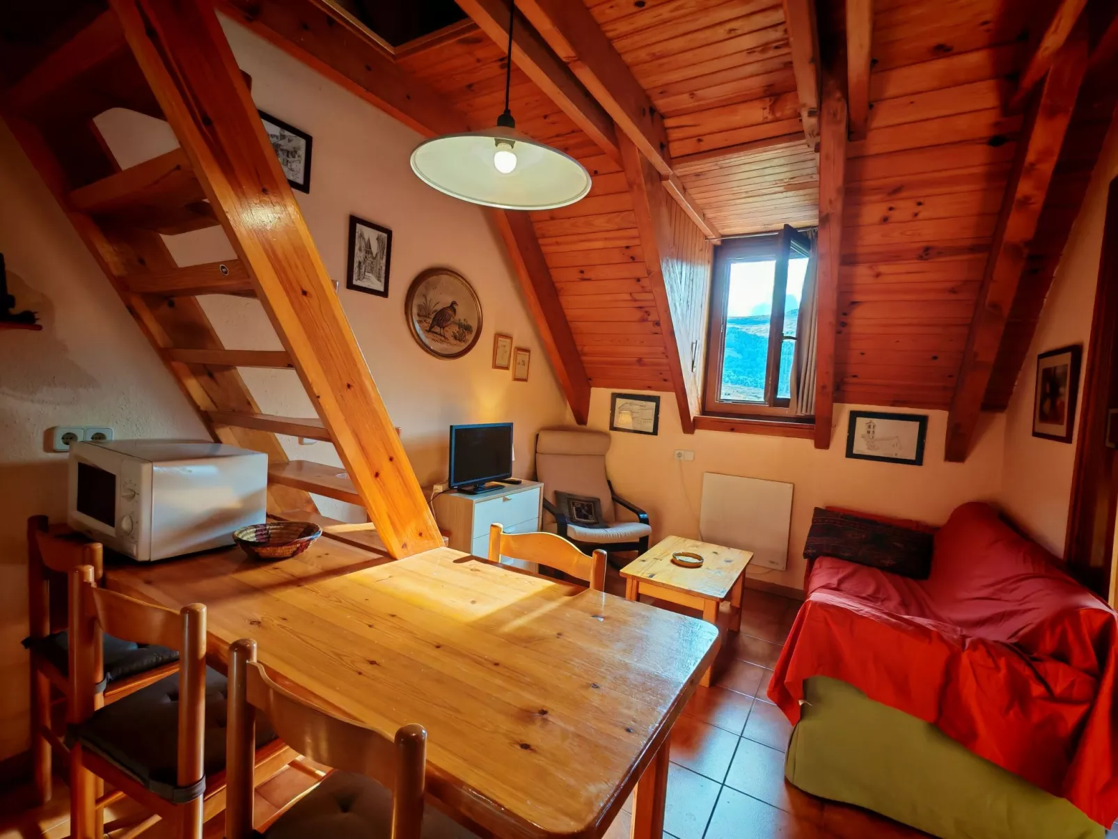 Duplex Cuc 2 Dachgeschoss mit Dachboden und rustikalem Touch Vall de Boí